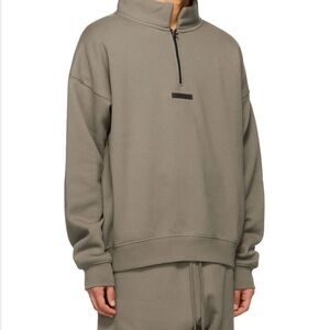 Essentials sweatshirt with zipper sz XS, in black